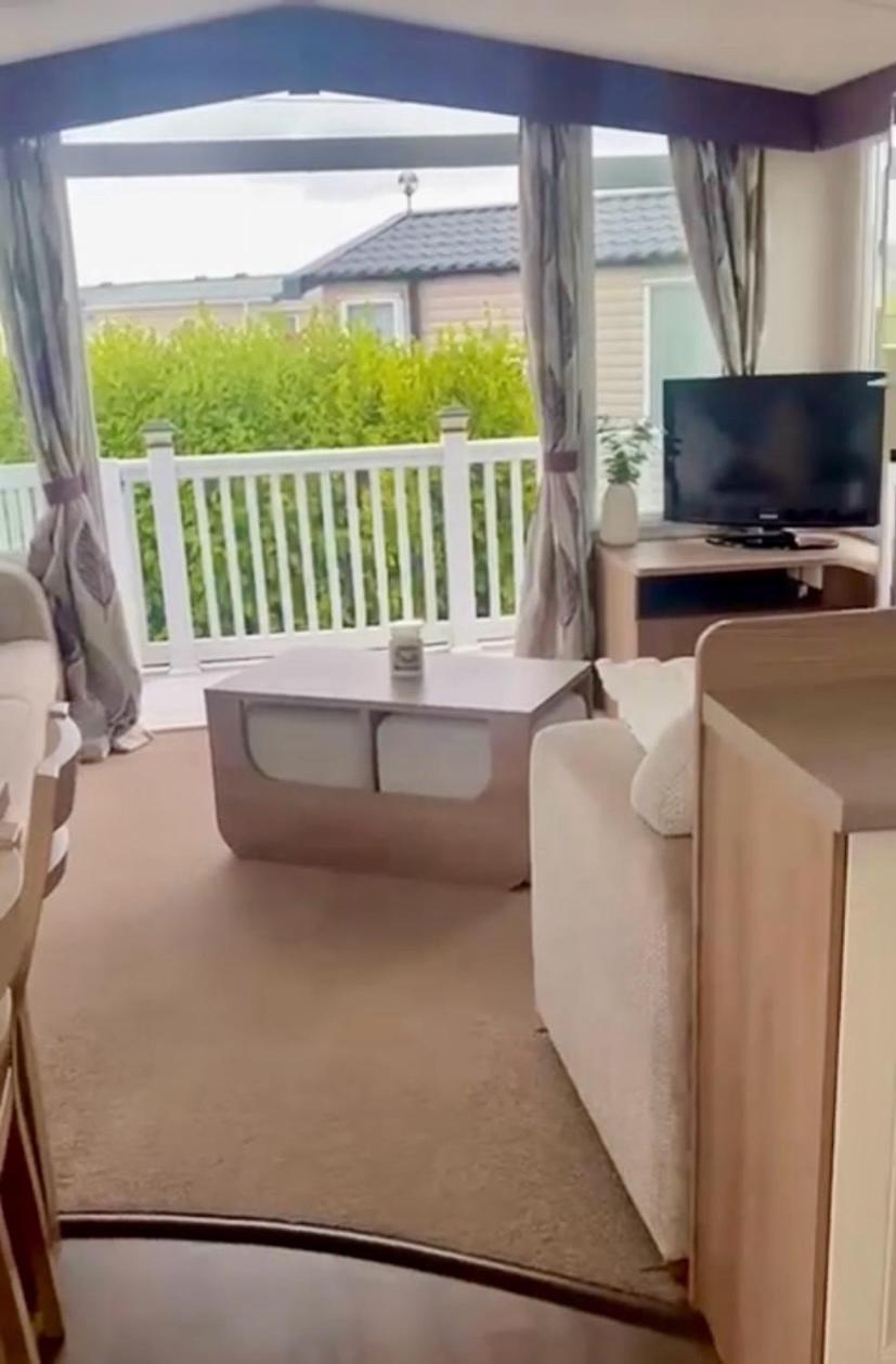 Caravan Church Farm Holiday Village 帕格汉姆 外观 照片