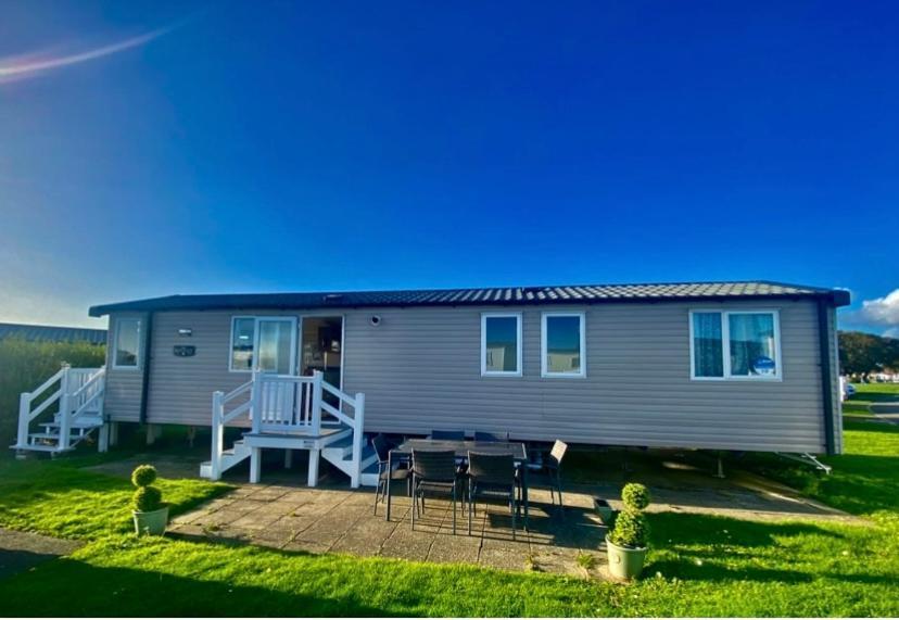 Caravan Church Farm Holiday Village 帕格汉姆 外观 照片